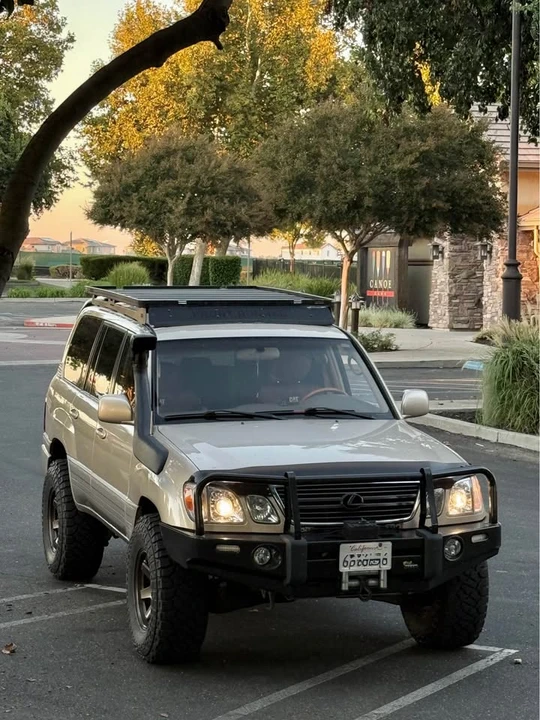 2002 Lexus LX 2nd Gen - Image 8 of 12