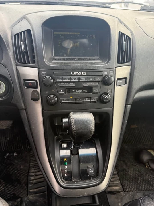 2002 Lexus RX 1st Gen - Image 10 of 11