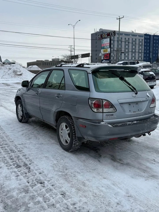 2002 Lexus RX 1st Gen - Image 4 of 11