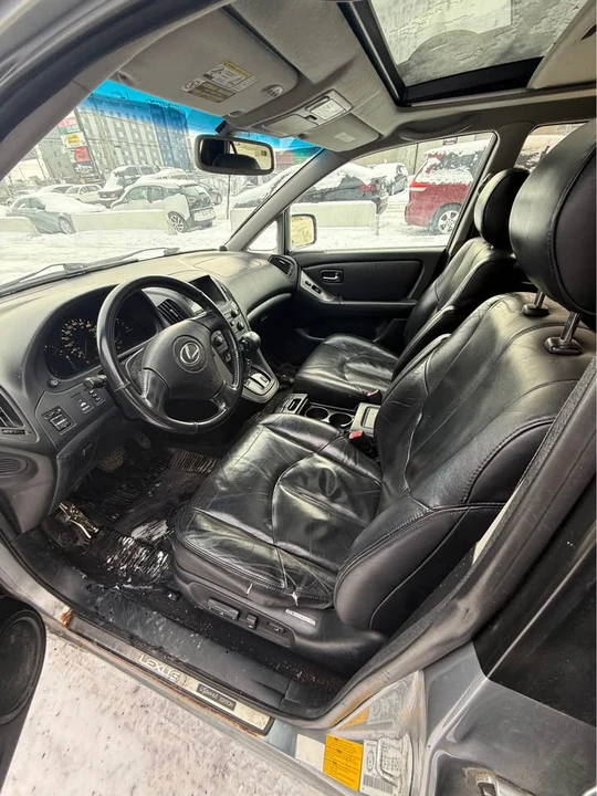 2002 Lexus RX 1st Gen - Image 6 of 11