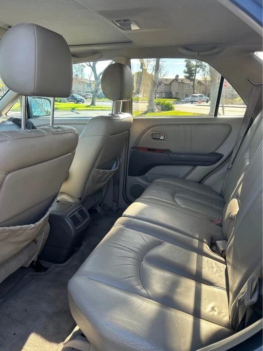 2002 Lexus RX 1st Gen - Image 11 of 20