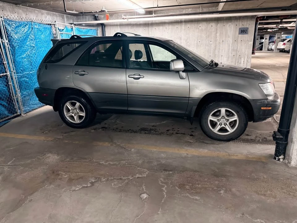 2002 Lexus RX 1st Gen - Image 3 of 8