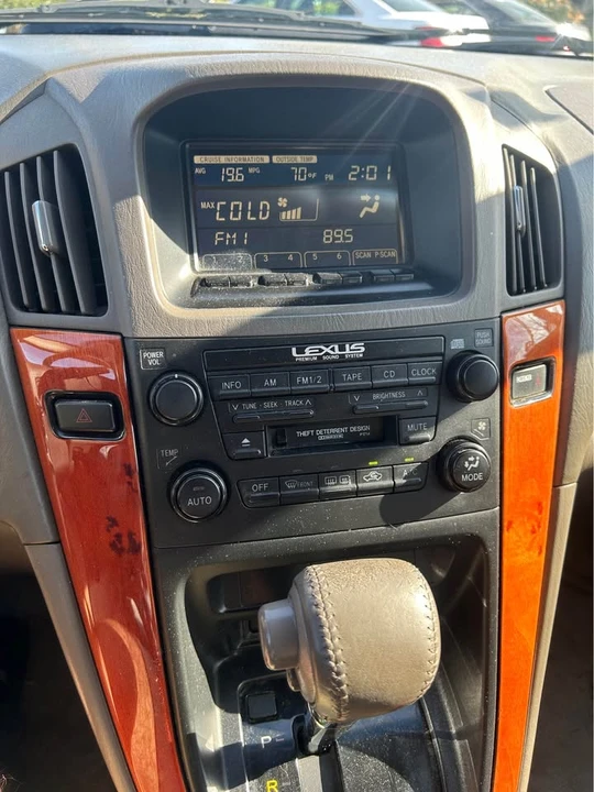 2002 Lexus RX 1st Gen - Image 14 of 20