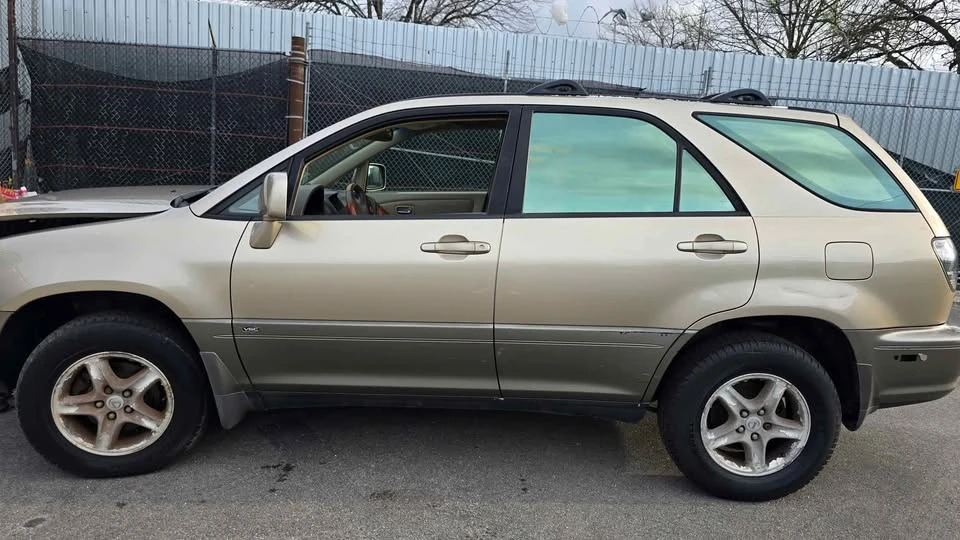 2002 Lexus RX 1st Gen - Image 2 of 10