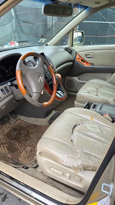 2002 Lexus RX 1st Gen - Image 6 of 10