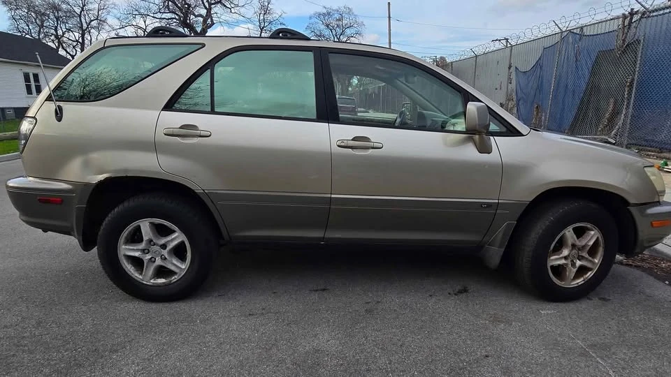 2002 Lexus RX 1st Gen - Image 4 of 10