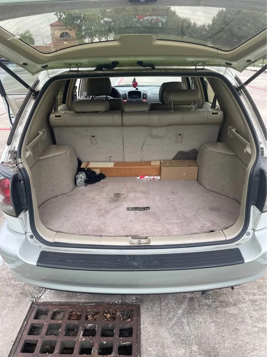 2002 Lexus RX 1st Gen - Image 5 of 7