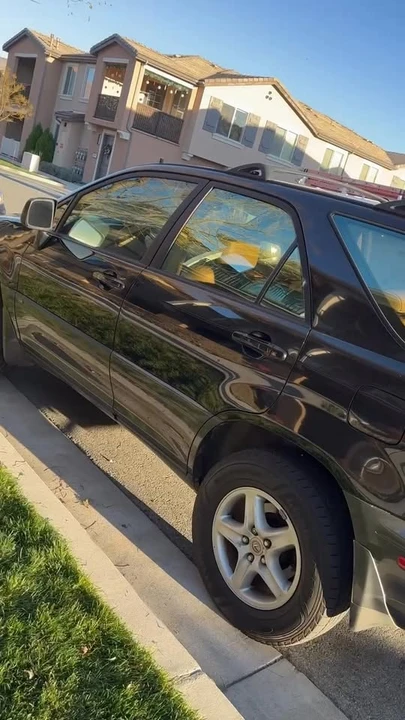 2002 Lexus RX 1st Gen - Image 2 of 2