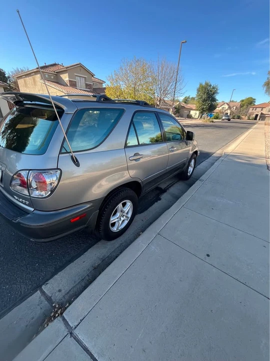 2002 Lexus RX 1st Gen - Image 2 of 7