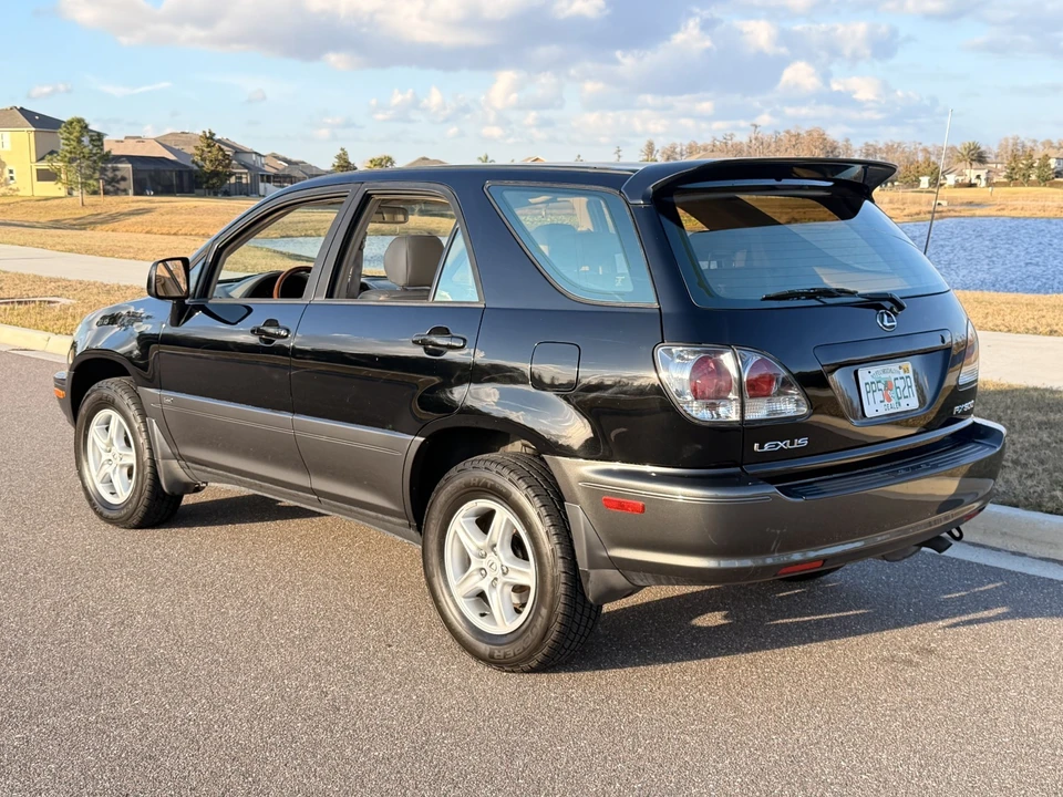 2002 Lexus RX 1st Gen - Image 9 of 20