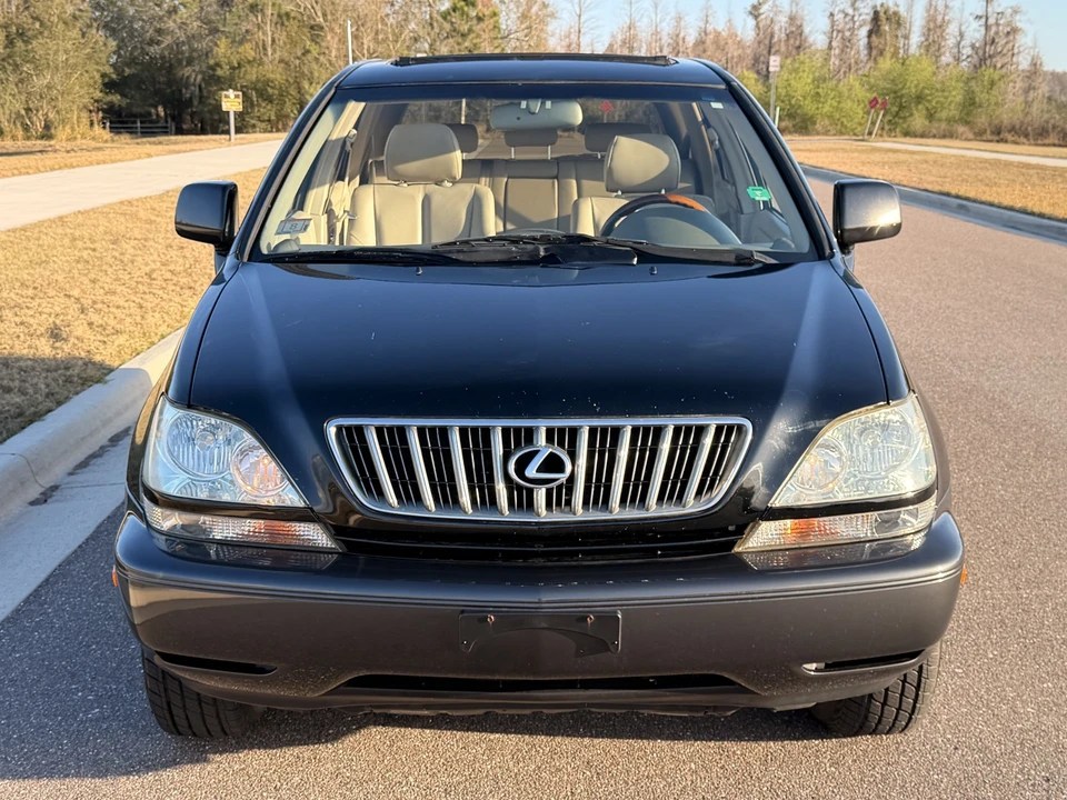 2002 Lexus RX 1st Gen - Image 10 of 20