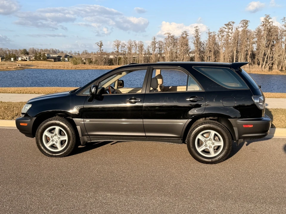 2002 Lexus RX 1st Gen - Image 8 of 20