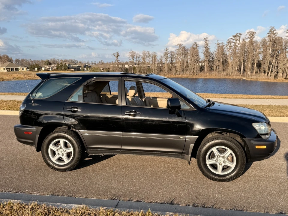 2002 Lexus RX 1st Gen - Image 2 of 20