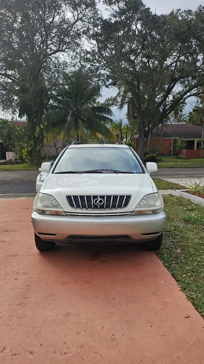 2002 Lexus RX 1st Gen - Image 2 of 11