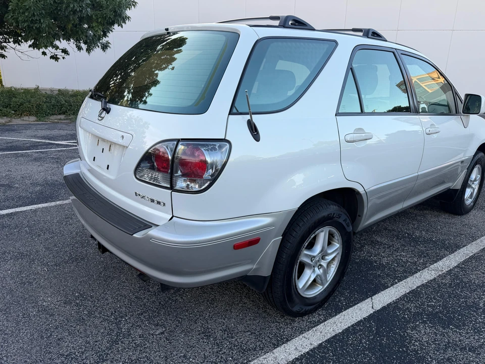2002 Lexus RX 1st Gen - Image 8 of 31