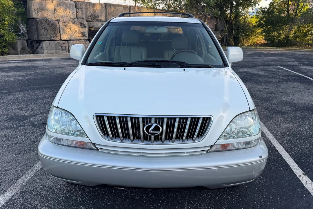 2002 Lexus RX 1st Gen - Image 2 of 31