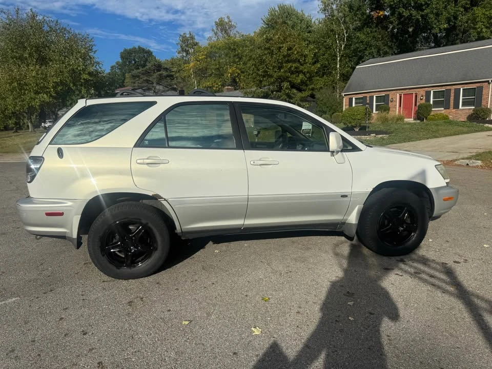 2002 Lexus RX 1st Gen - Image 5 of 11