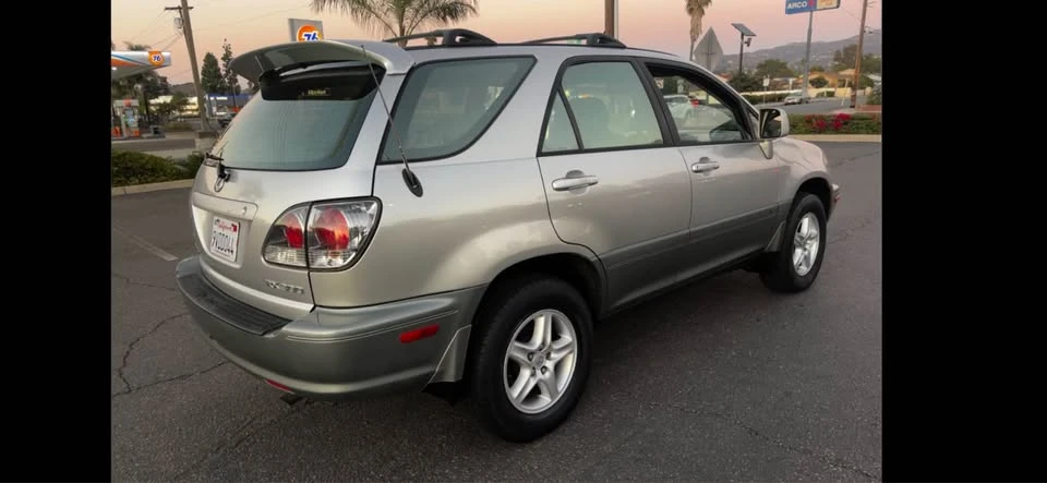 2002 Lexus RX 1st Gen - Image 2 of 8