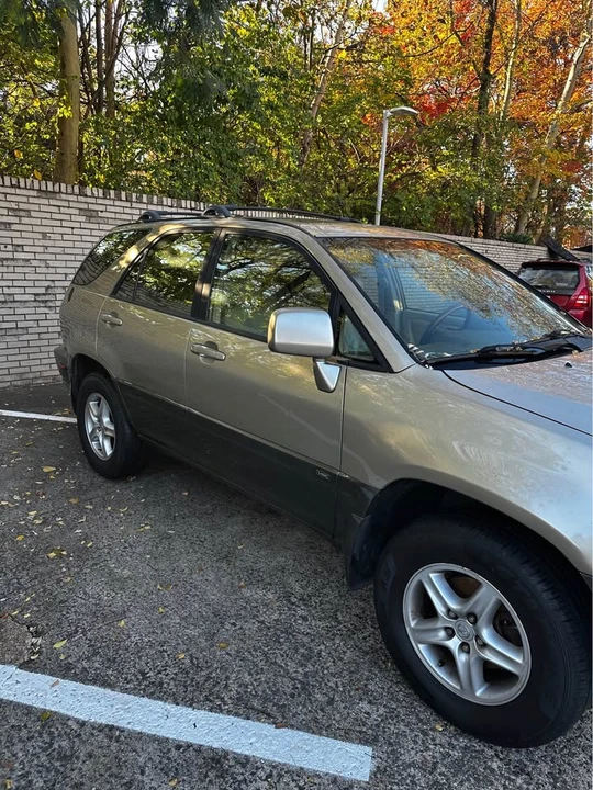 2002 Lexus RX 1st Gen - Image 2 of 7