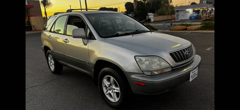2002 Lexus RX 1st Gen - Image 4 of 8