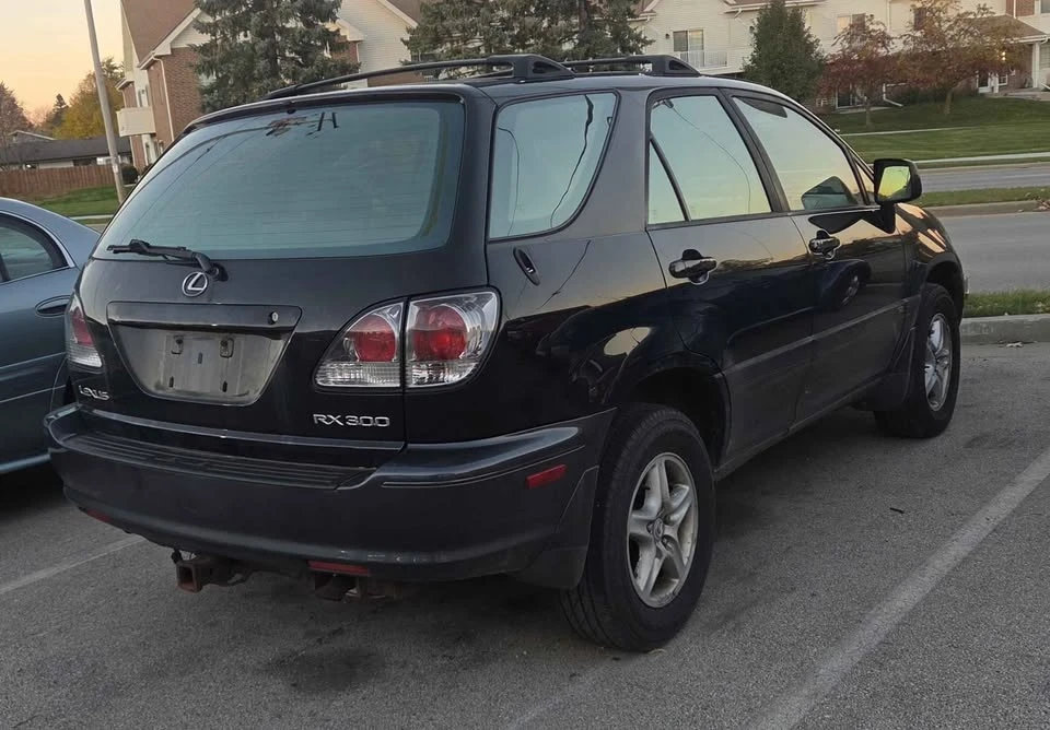2002 Lexus RX 1st Gen - Image 2 of 4