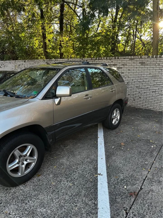 2002 Lexus RX 1st Gen - Image 3 of 7