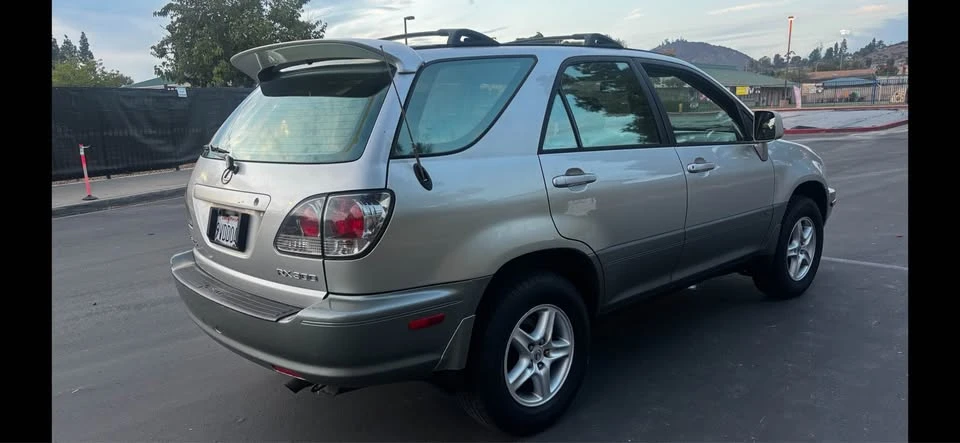 2002 Lexus RX 1st Gen - Image 3 of 7