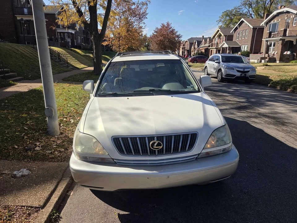 2002 Lexus RX 1st Gen - Image 3 of 5