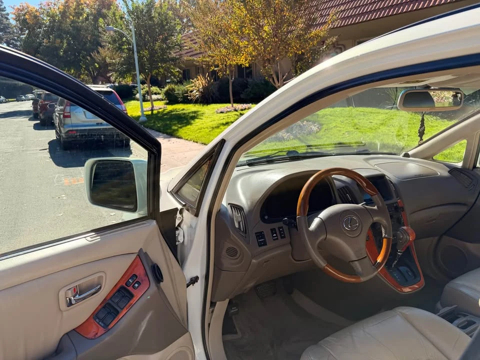 2002 Lexus RX 1st Gen - Image 5 of 11