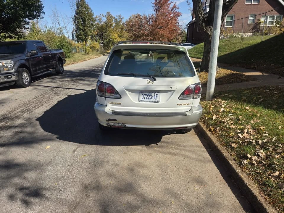 2002 Lexus RX 1st Gen - Image 2 of 5