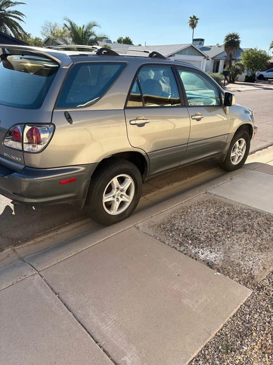 2002 Lexus RX 1st Gen - Image 3 of 8