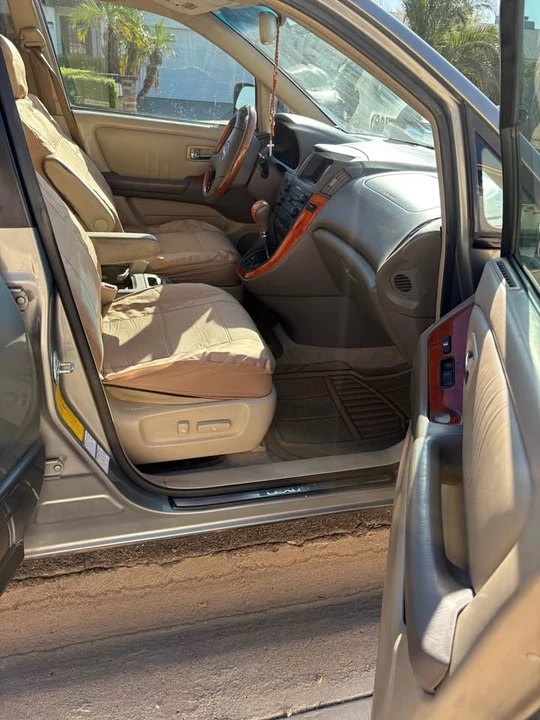 2002 Lexus RX 1st Gen - Image 5 of 8