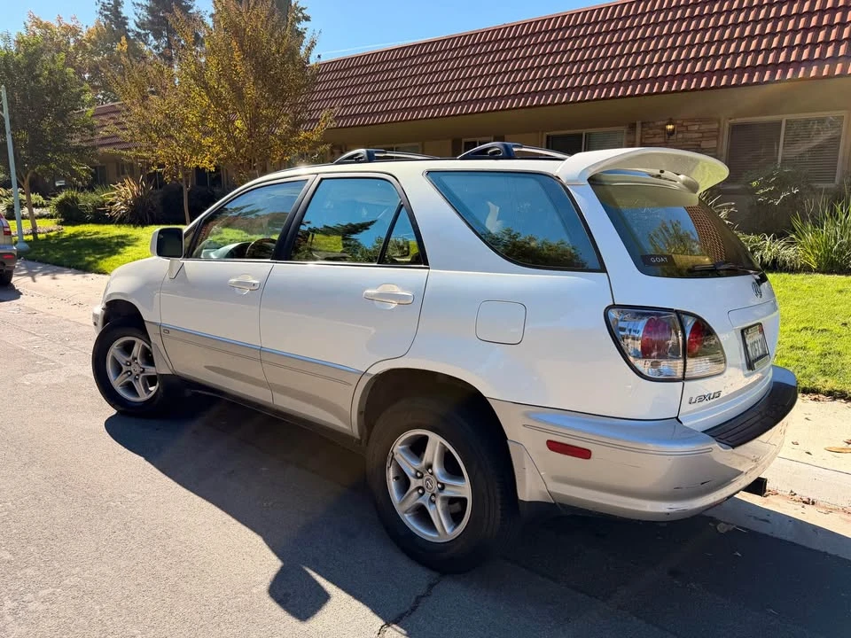 2002 Lexus RX 1st Gen - Image 2 of 11