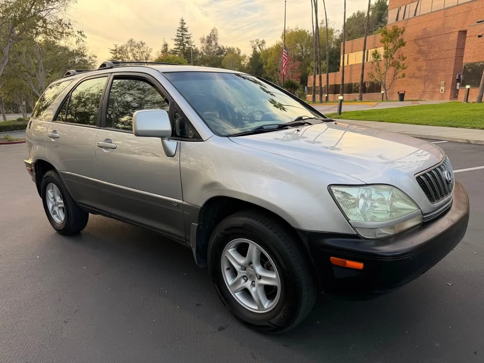 2002 Lexus RX 1st Gen - Image 3 of 14