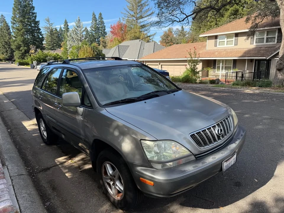 2002 Lexus RX 1st Gen - Image 2 of 7