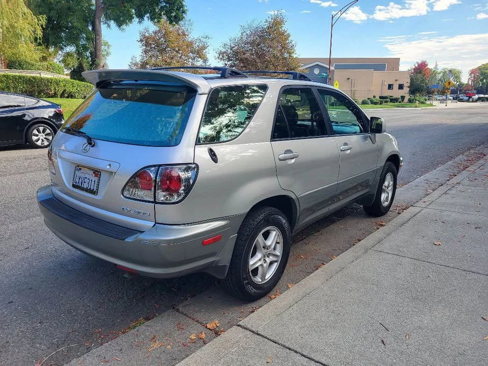 2002 Lexus RX 1st Gen - Image 3 of 12