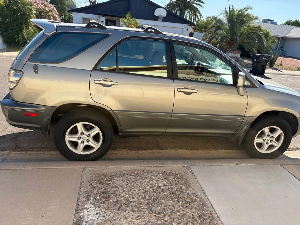 2002 Lexus RX 1st Gen - Image 2 of 8
