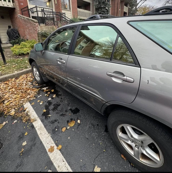 2002 Lexus RX 1st Gen - Image 2 of 5