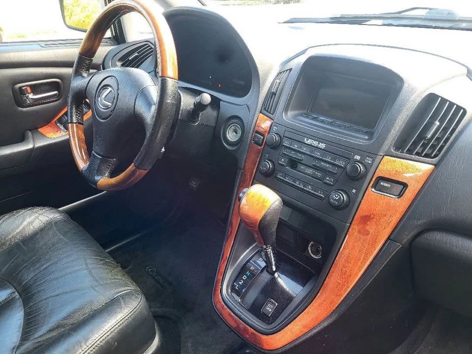 2002 Lexus RX 1st Gen - Image 10 of 12