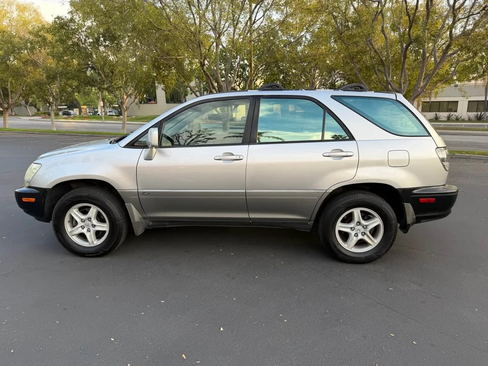 2002 Lexus RX 1st Gen - Image 5 of 14