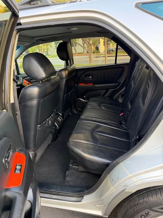 2002 Lexus RX 1st Gen - Image 11 of 14