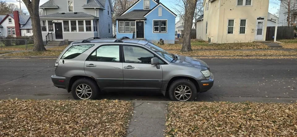 2001 Lexus RX 1st Gen - Image 2 of 17