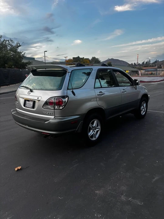 2002 Lexus RX 1st Gen - Image 5 of 6