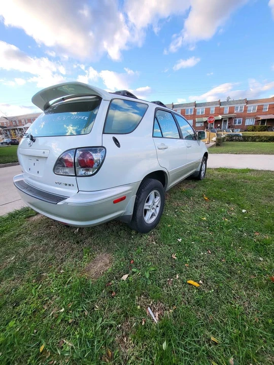 2002 Lexus RX 1st Gen - Image 5 of 11