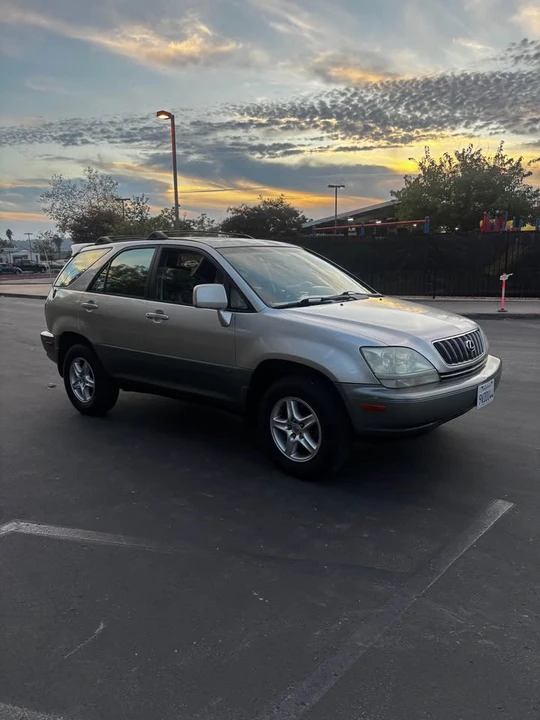 2002 Lexus RX 1st Gen - Image 2 of 6