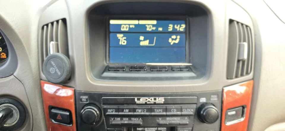 2001 Lexus RX 1st Gen - Image 11 of 17