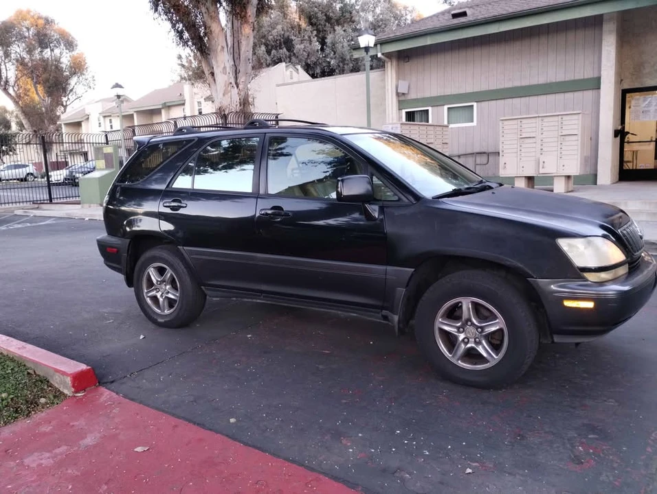 2002 Lexus RX 1st Gen - Image 2 of 7