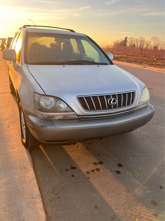 2002 Lexus RX 1st Gen - Image 14 of 15