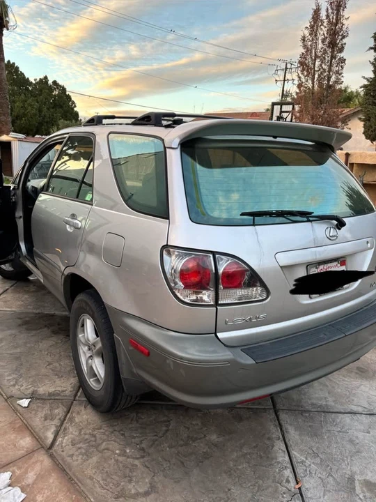 2002 Lexus RX 1st Gen - Image 9 of 11