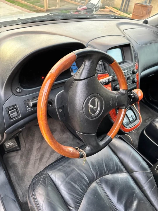 2002 Lexus RX 1st Gen - Image 4 of 11